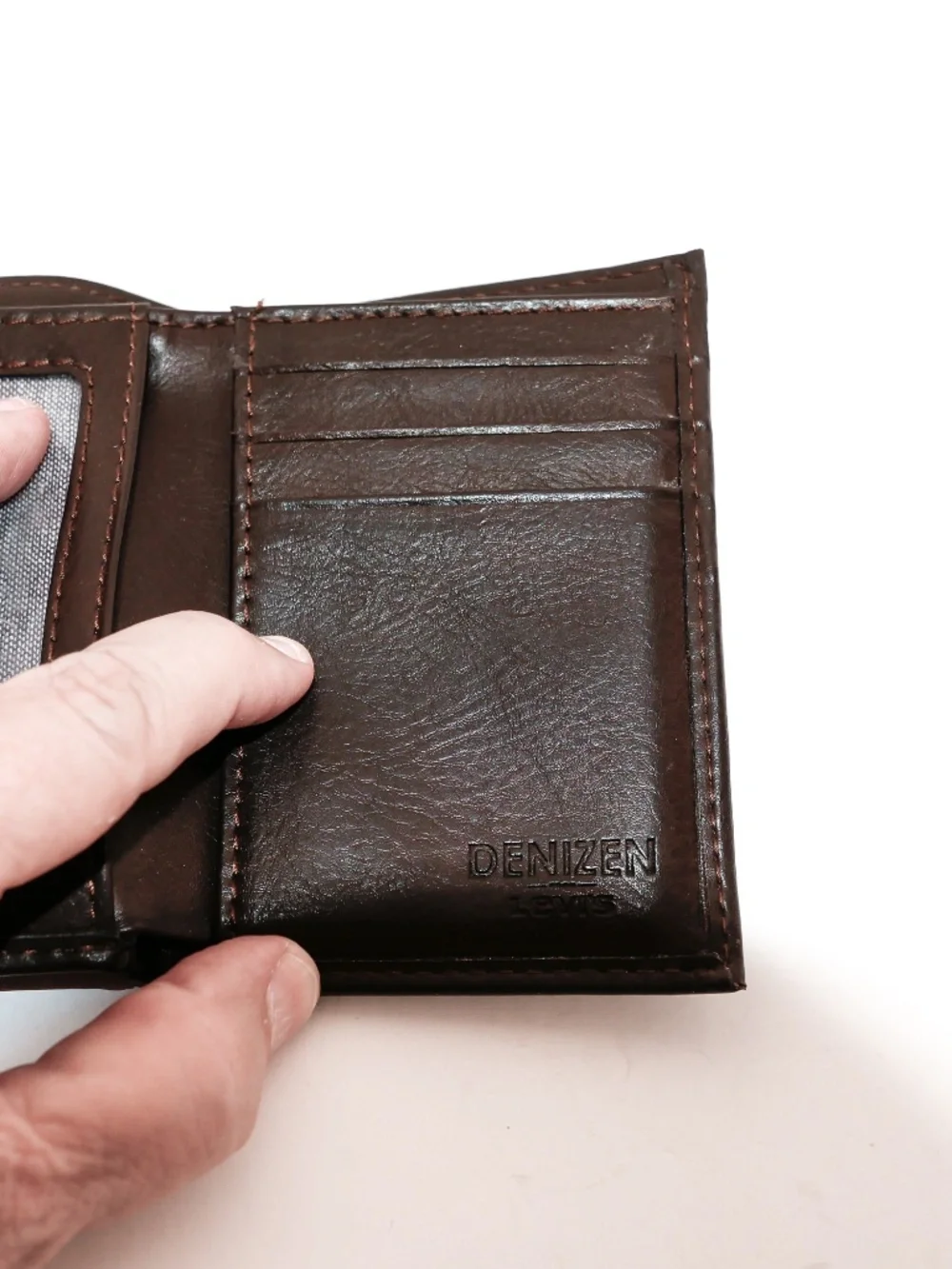 NWOT -  Denizen Levi's brown leather wallet - unisex